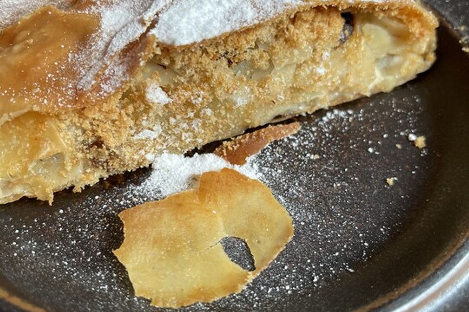 Apfelstrudel mit Yufkateigblättern