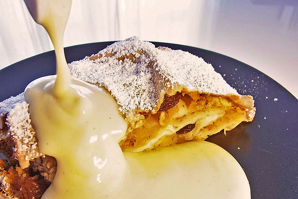 Apfelstrudel mit Yufkateigblättern