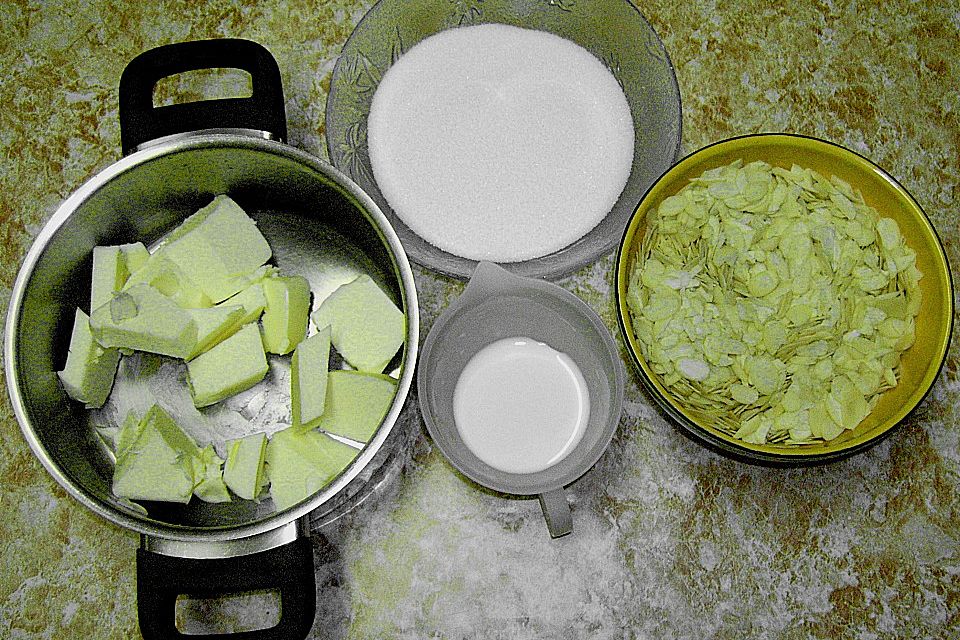 Blechkuchen mit Mandelblättchen