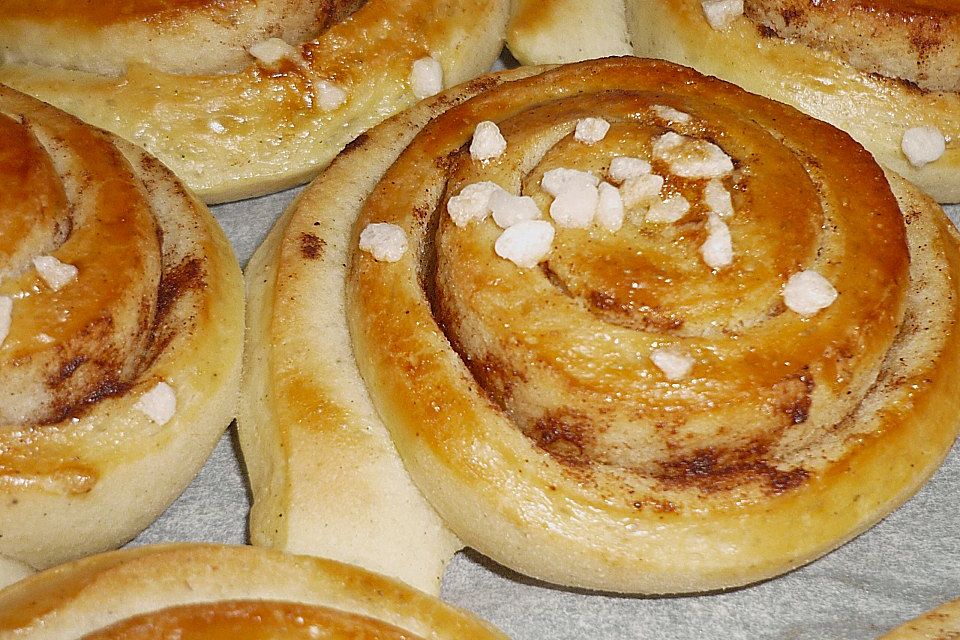 Kanelbullar (Zimtschnecken)