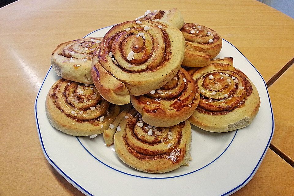 Kanelbullar (Zimtschnecken)