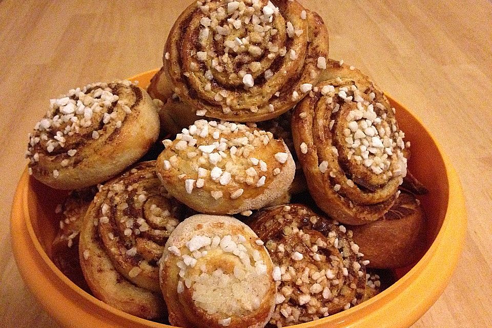 Kanelbullar (Zimtschnecken)