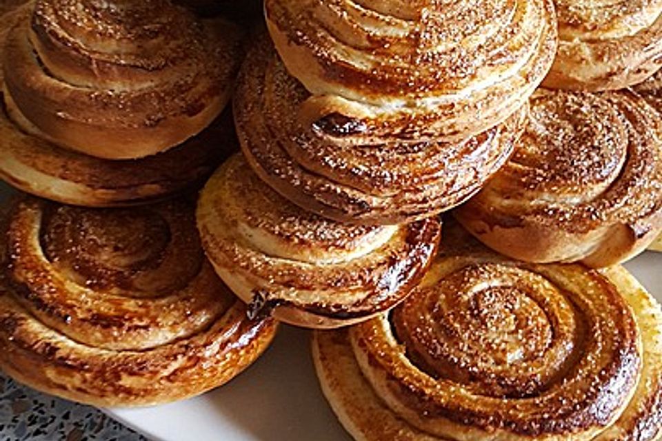 Kanelbullar (Zimtschnecken)