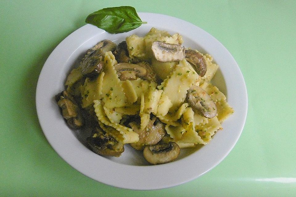 Pesto - Pasta mit Champignons