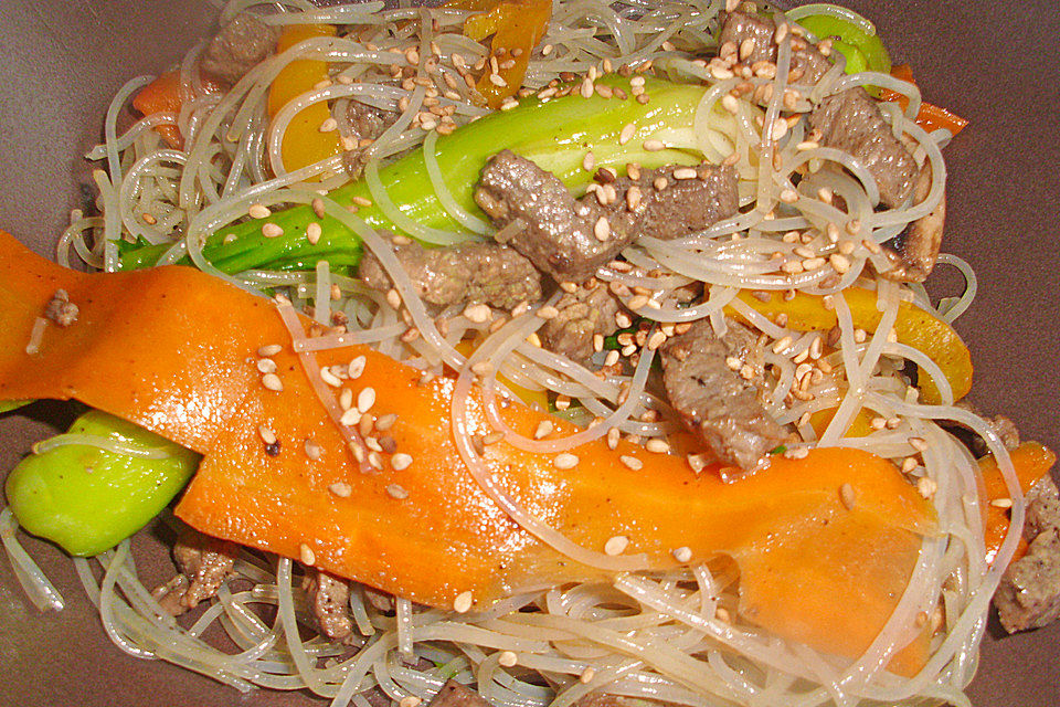 Koreanischer Glasnudelsalat