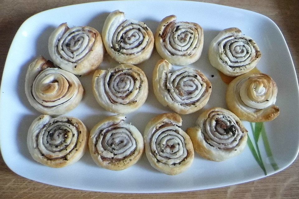 Blätterteigschnecken mit Schinken