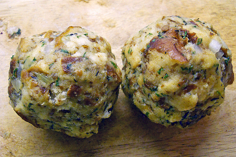 Semmelknödel mit Lauge