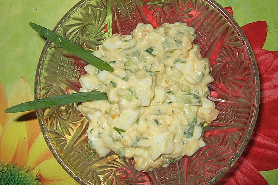 Eiersalat mit viel Grün