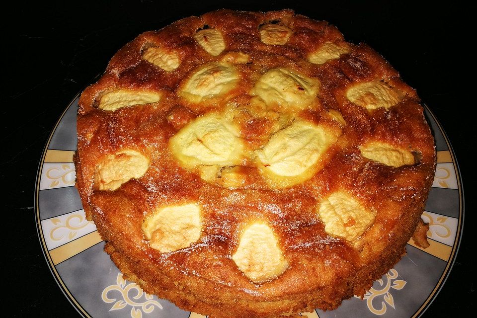 Saftiger Eierlikör - Apfel - Kuchen