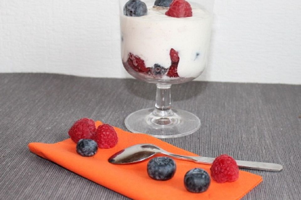 Beeren mit Vanillejoghurt