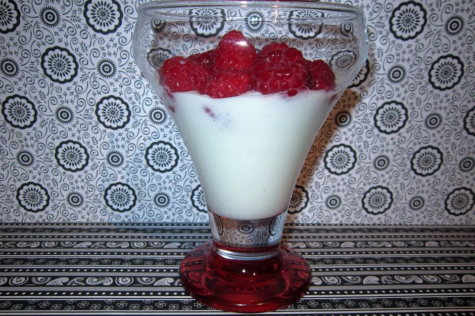 Beeren mit Vanillejoghurt