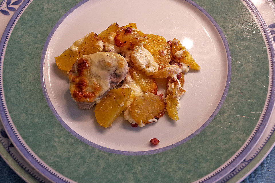 Bratkartoffelauflauf mit Medaillons