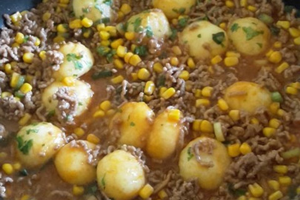 Schnelle Hackfleischpfanne mit Knödel