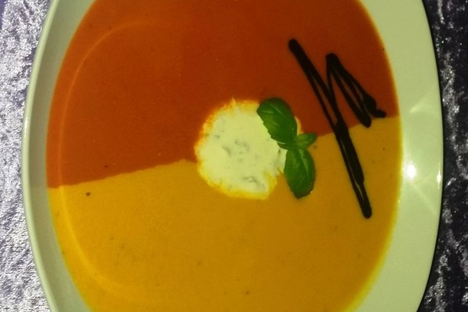 Geröstete Tomaten - Paprika - Suppe