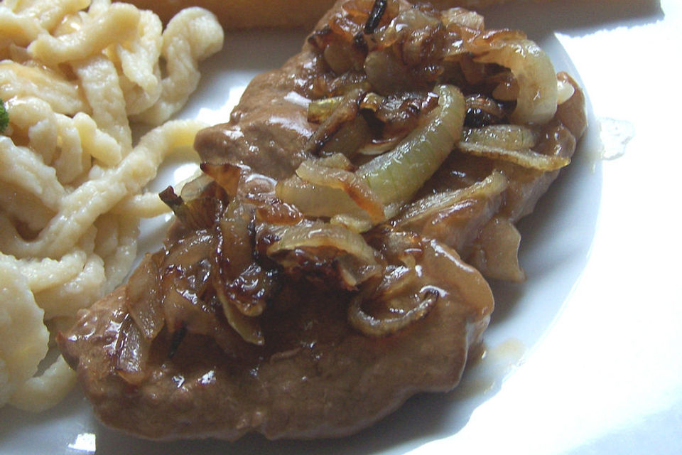 Gedünsteter Zwiebelrostbraten