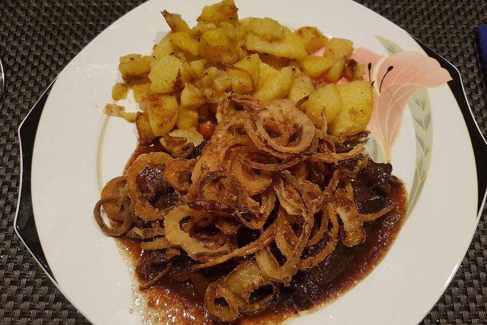 Gedünsteter Zwiebelrostbraten