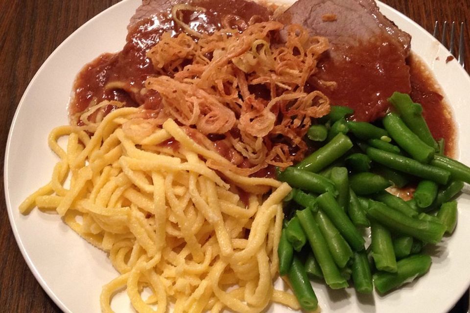 Gedünsteter Zwiebelrostbraten