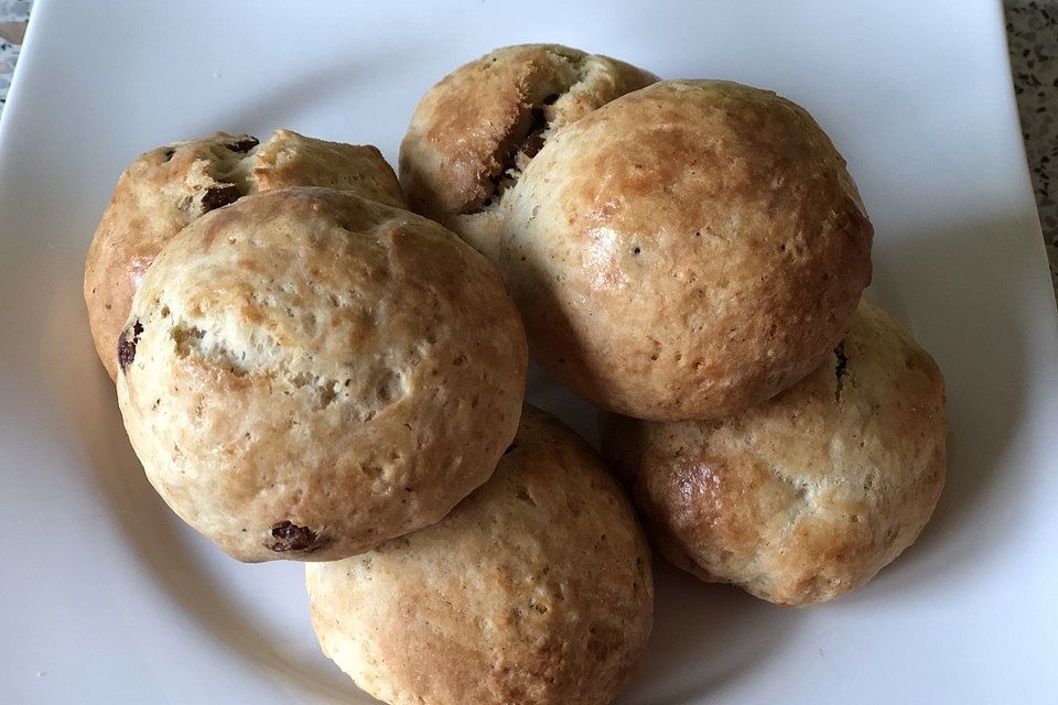 Rosinenbrötchen aus Quark - Ölteig