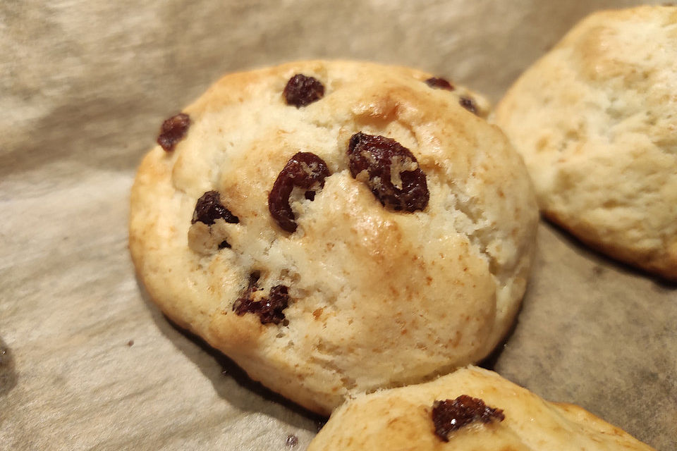 Rosinenbrötchen aus Quark - Ölteig