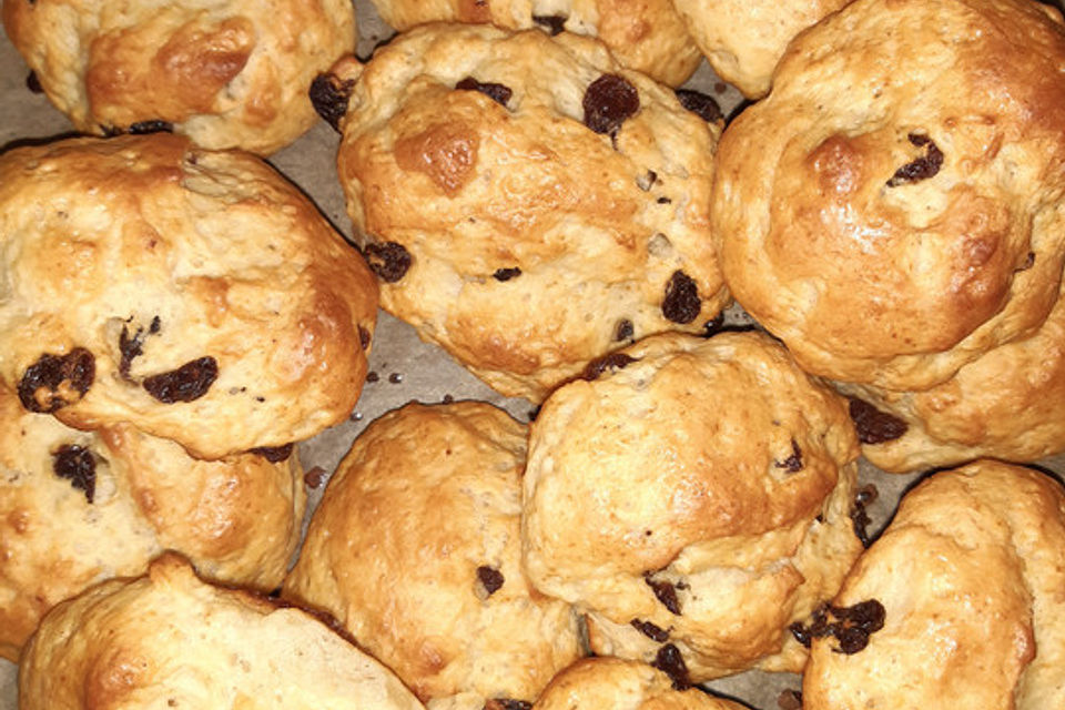 Rosinenbrötchen aus Quark - Ölteig