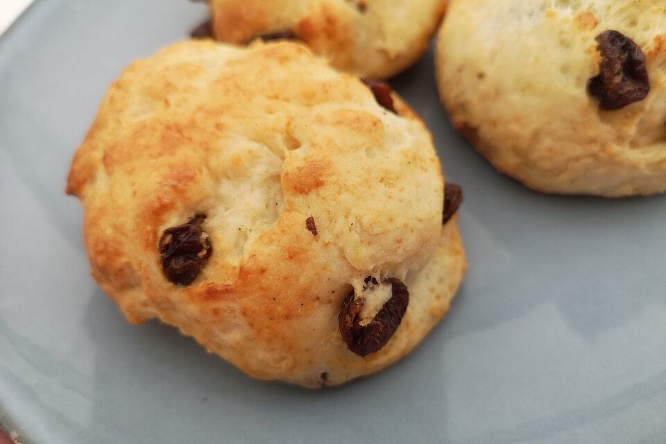 Rosinenbrötchen aus Quark - Ölteig