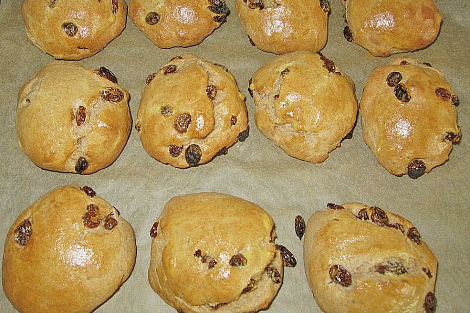 Rosinenbrötchen aus Quark - Ölteig