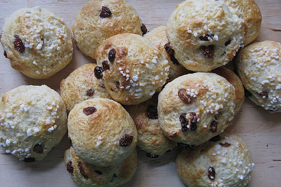 Rosinenbrötchen aus Quark - Ölteig