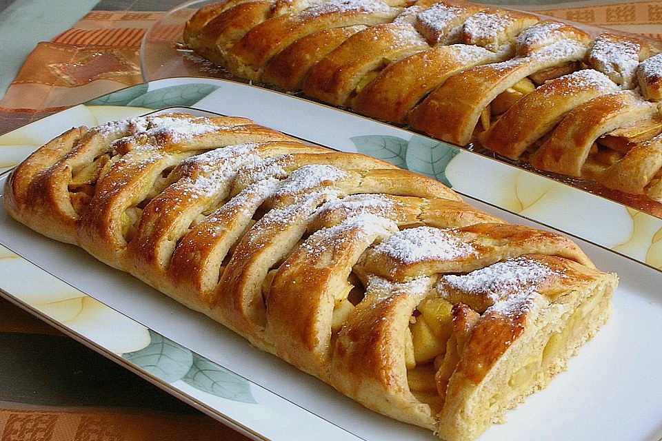 Apfelkuchen aus Hefemürbteig