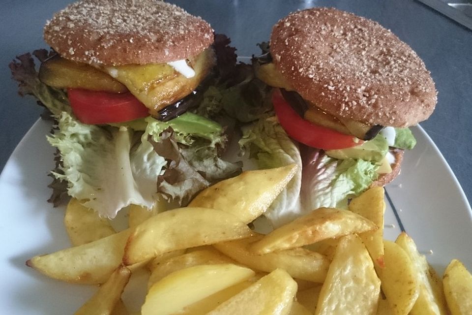 Tomaten-Auberginen-Avocado-Burger