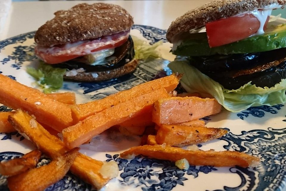 Tomaten-Auberginen-Avocado-Burger