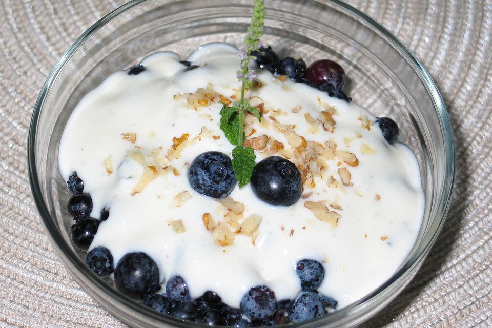 Heidelbeeren mit Eissauce