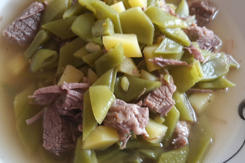 Grüne Bohnensuppe mit Rindfleisch