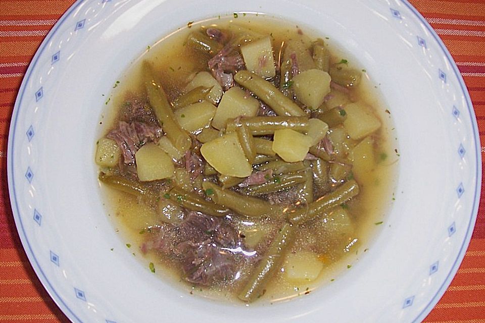 Grüne Bohnensuppe mit Rindfleisch