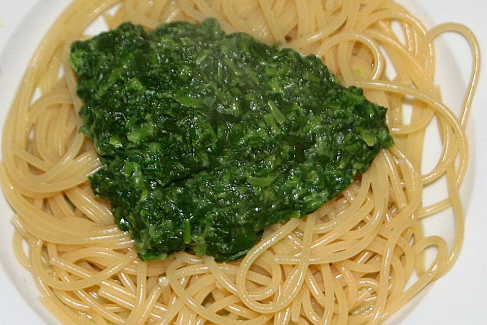 Spaghetti mit Spinatsauce