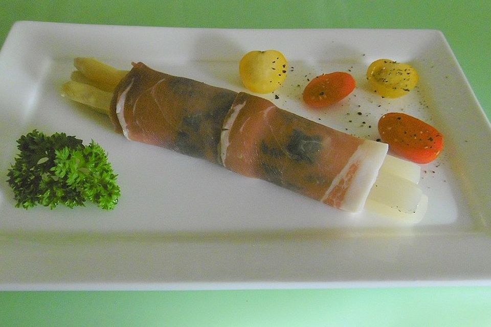 Schinkenröllchen mit Spargel