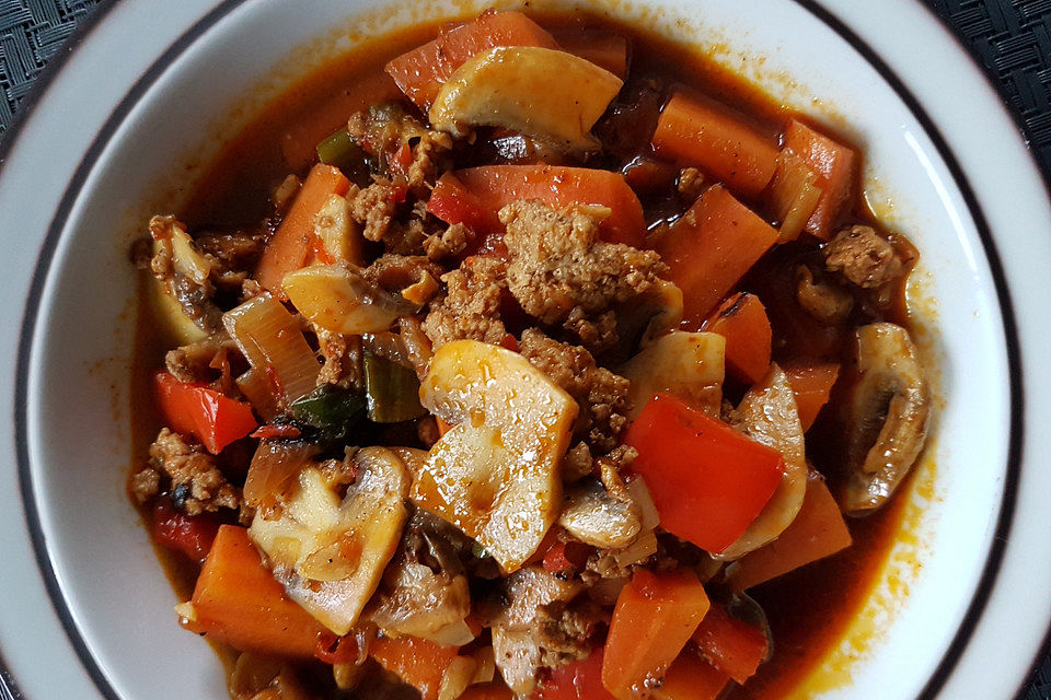 Hackfleisch - Eintopf mit Champignons