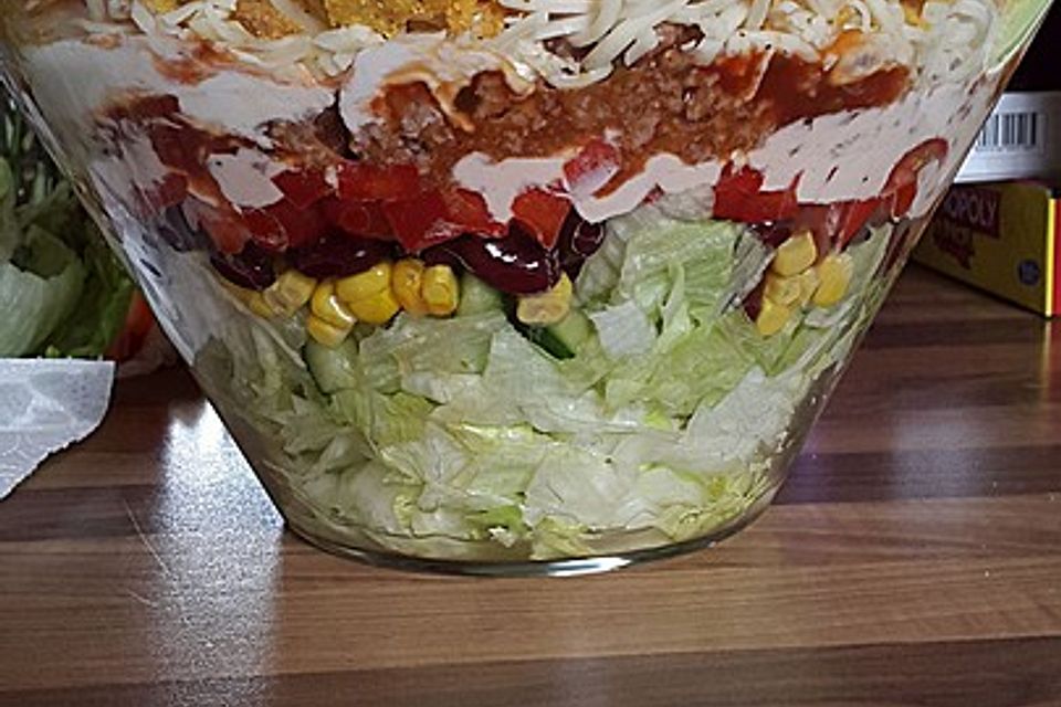 Mexicanischer Schichtsalat