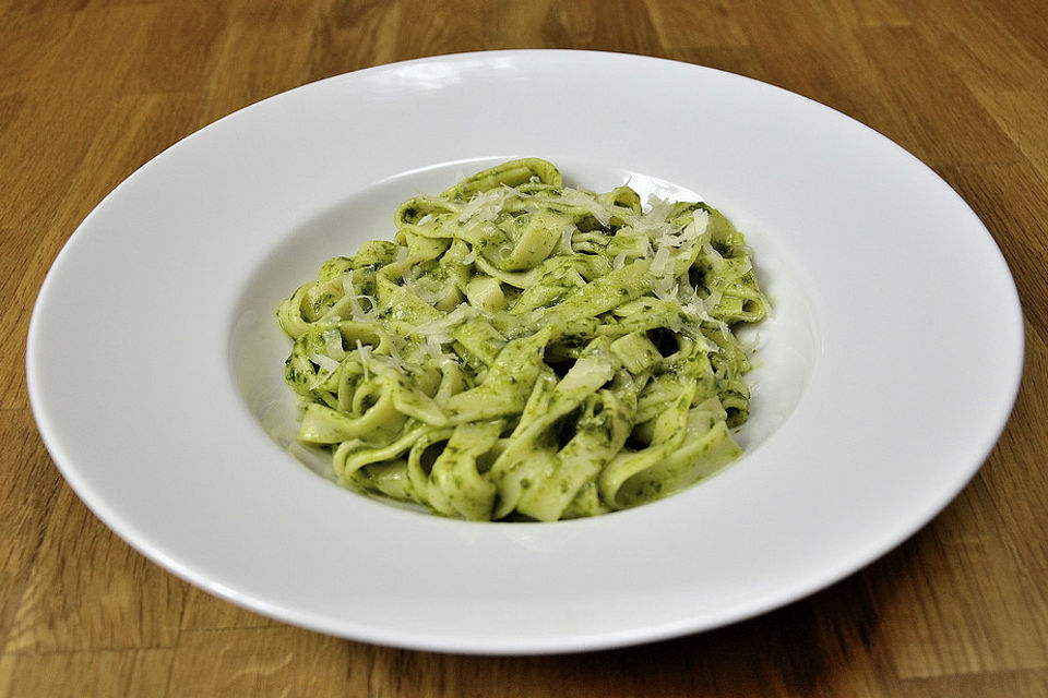 Pasta mit Bärlauchpesto