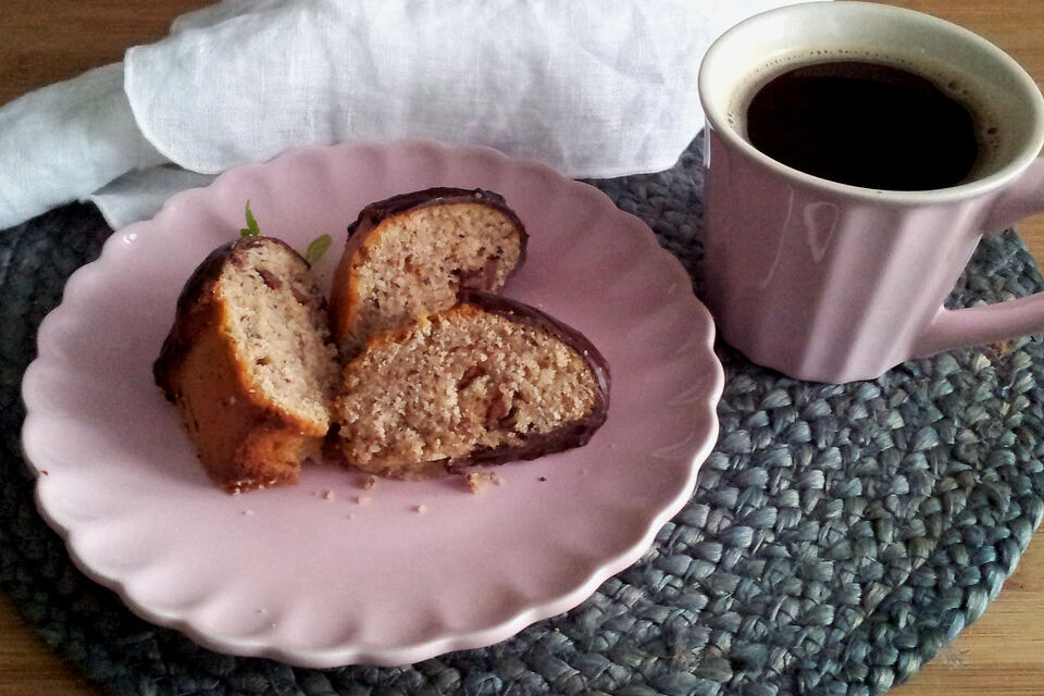 Haselnusskuchen mit Schokostückchen