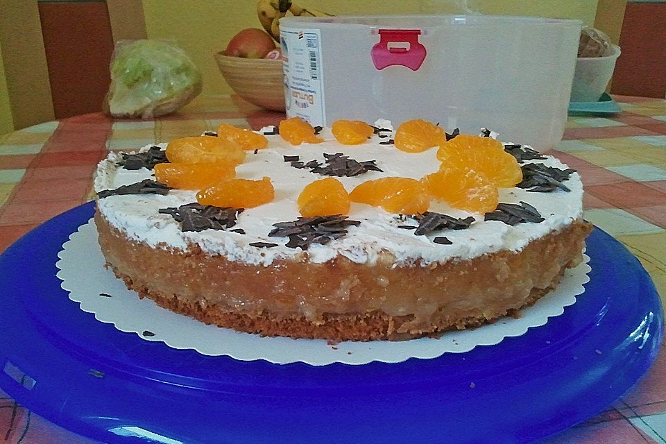 Schnelle Obsttorte mit Sahne