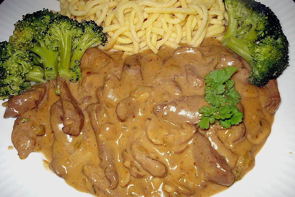 Lammfilet à la Stroganoff