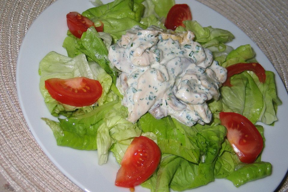 Champignon - Kräuterhähnchen auf Blattsalat