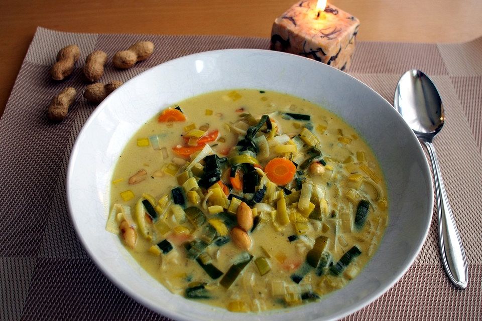 Afrikanische Erdnuss-Lauch-Suppe