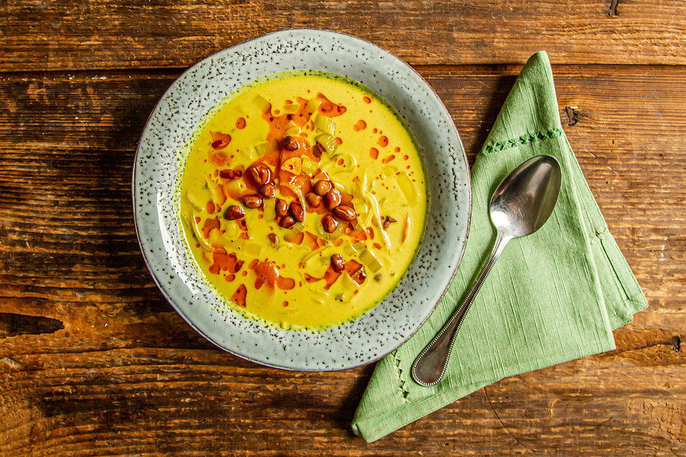 Afrikanische Erdnuss-Lauch-Suppe