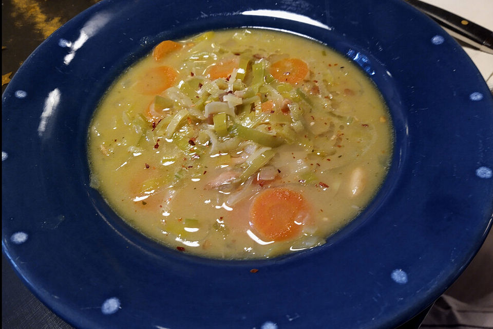 Afrikanische Erdnuss-Lauch-Suppe