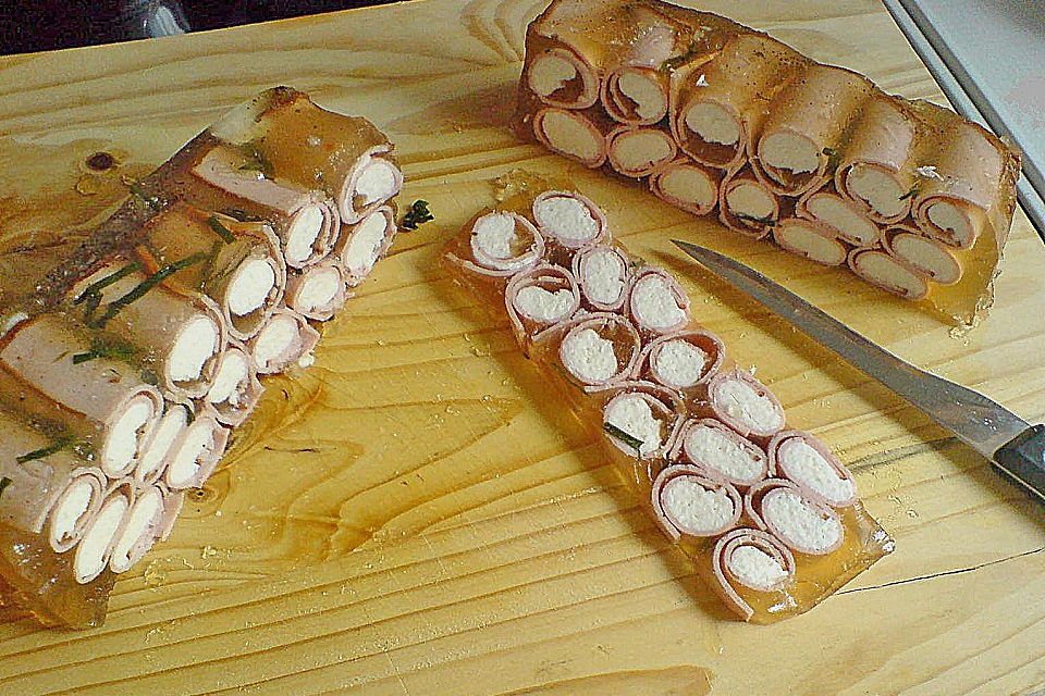 Fleischkäse - Meerrettichröllchen in Aspik