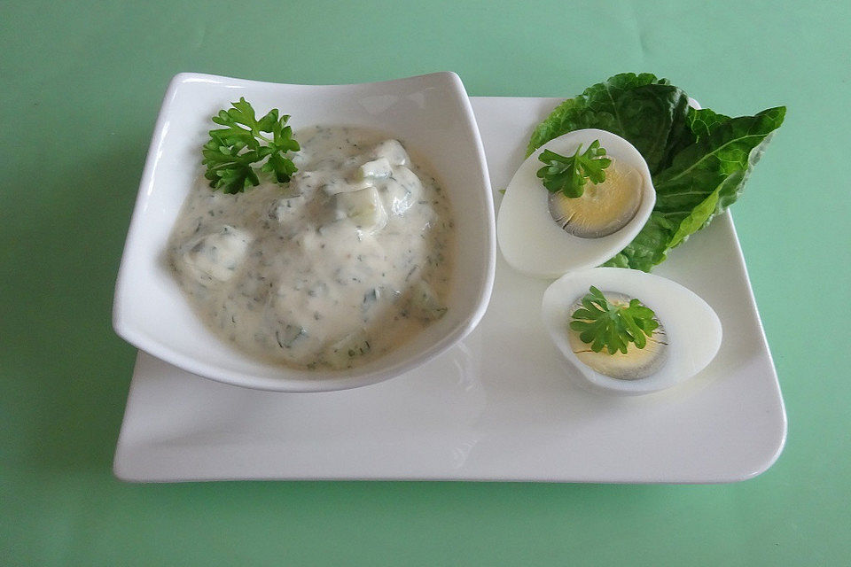 Eier mit feiner Kräutersauce