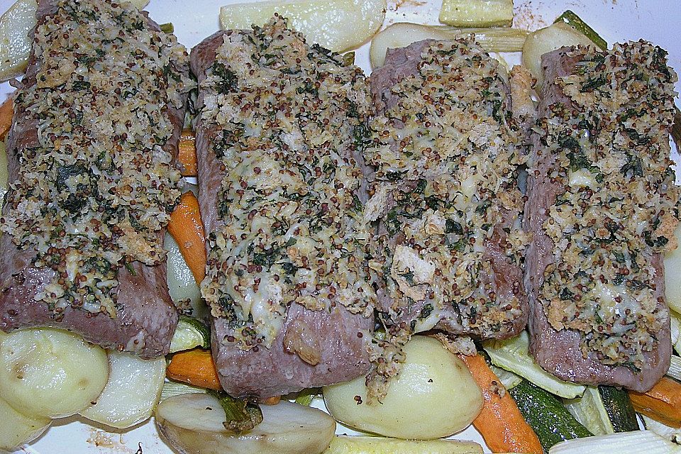 Gekräutertes Lammfilet mit Röstkartoffeln