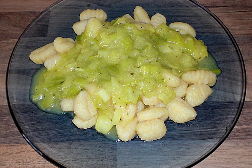 Gnocchi mit Ingwer - Lauchgemüse