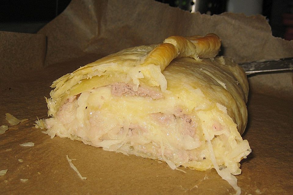 Sauerkrautstrudel